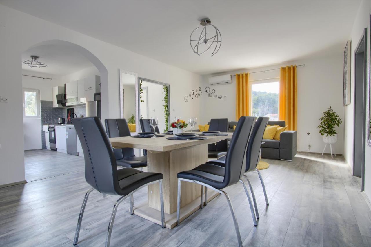 Apartment Mihaela Banj