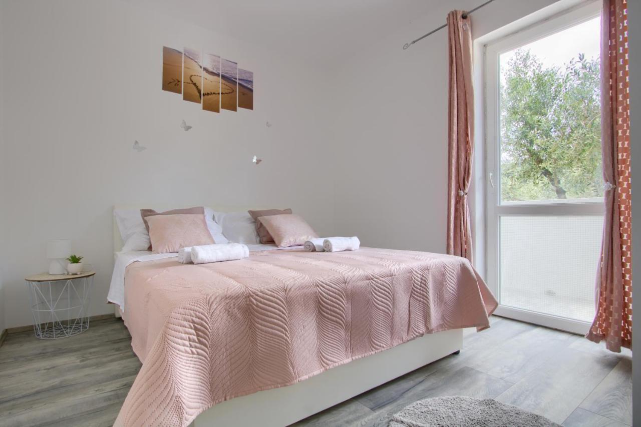 Mihaela Apartment Banj