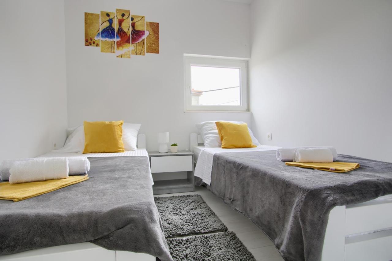 Mihaela Apartment *