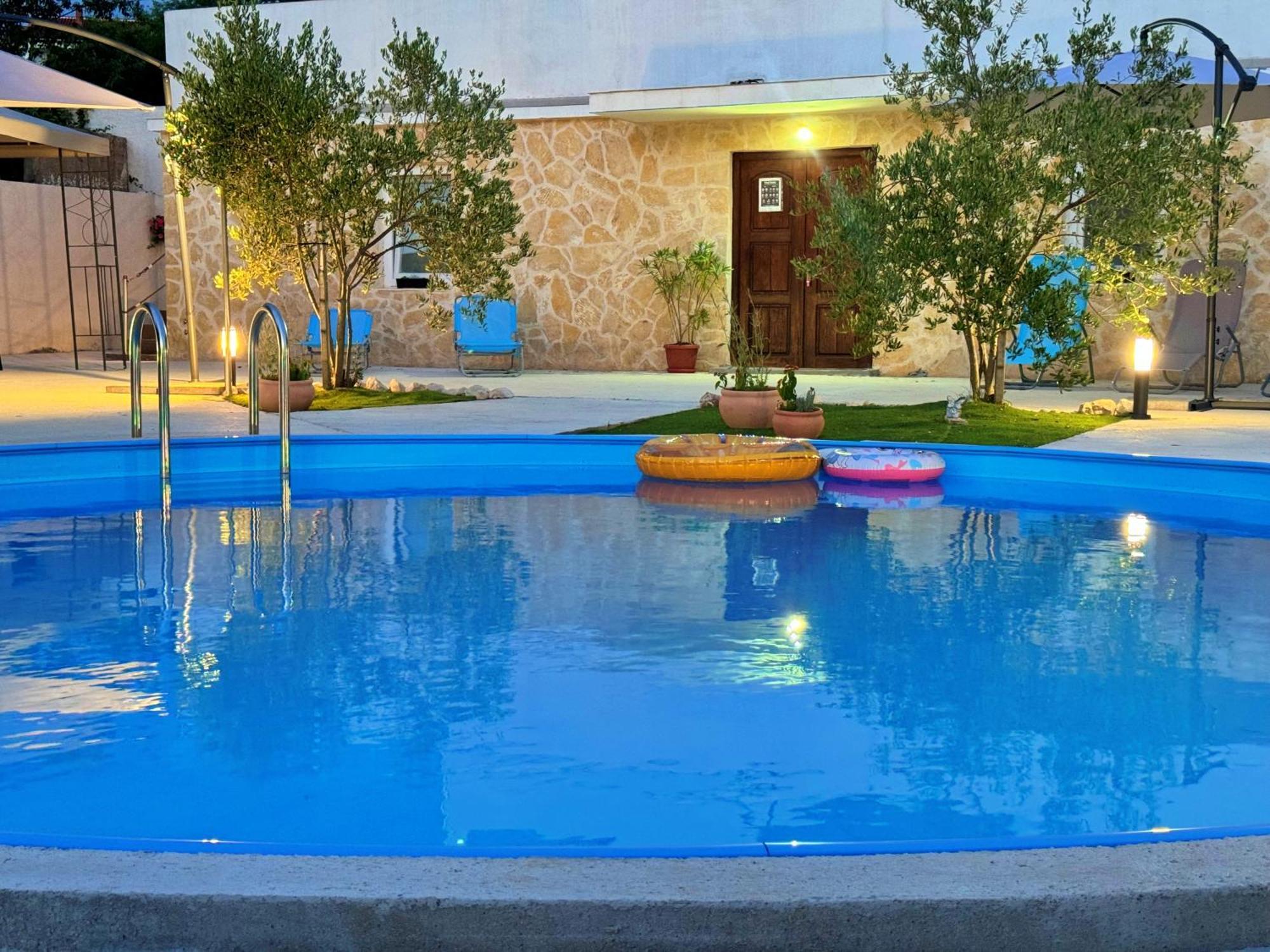Mihaela Apartment