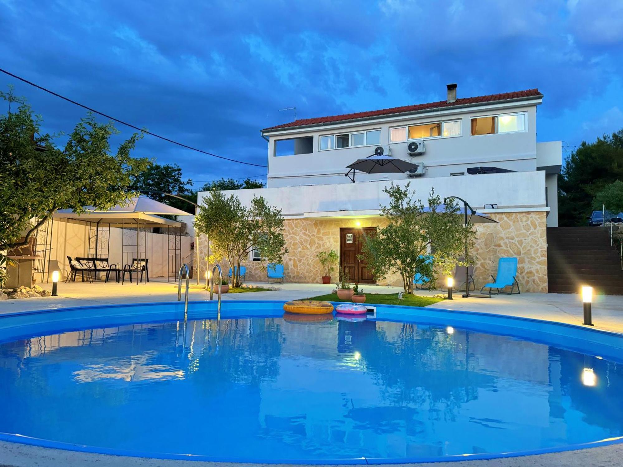 Mihaela Apartment