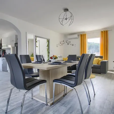 Apartments Villa Mihaela Banj Zewnętrze zdjęcie