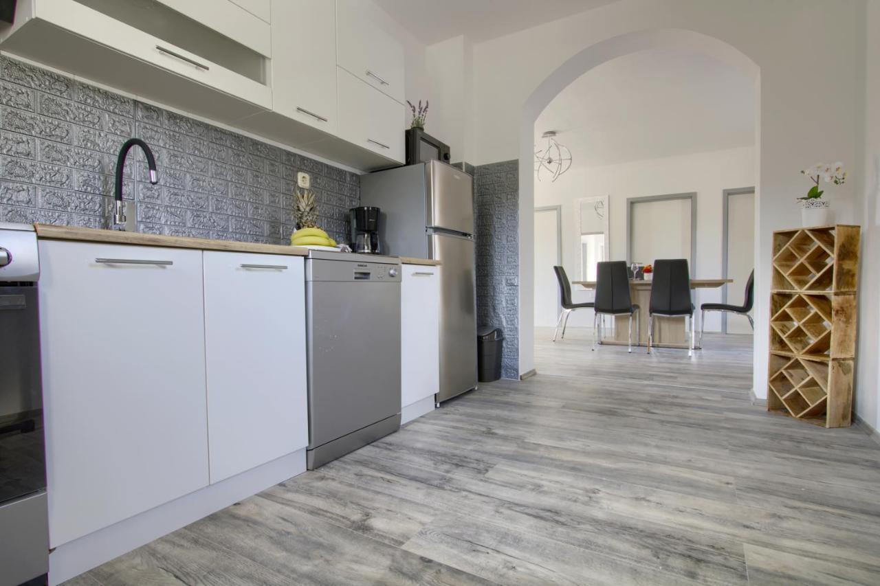 Apartament Mihaela Banj