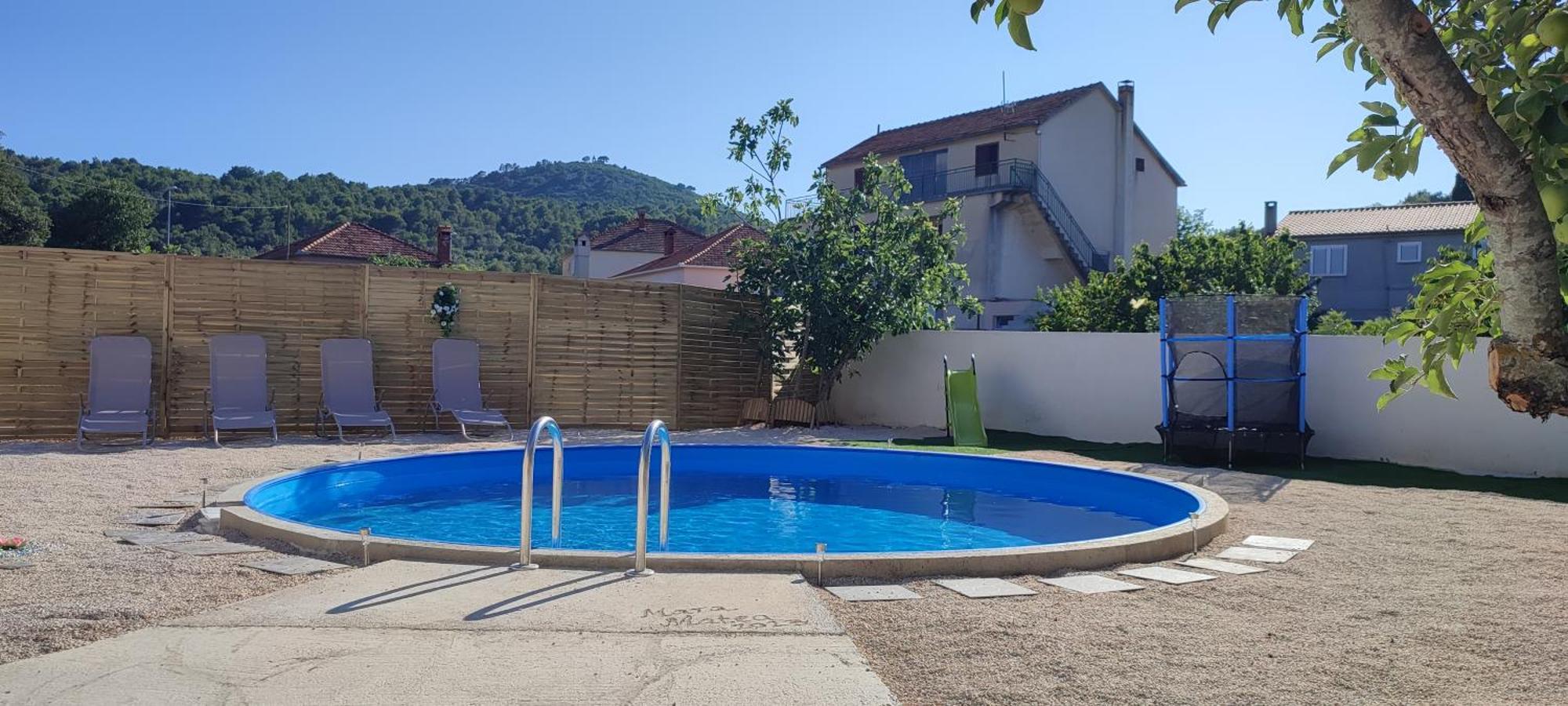 Apartament Mihaela *